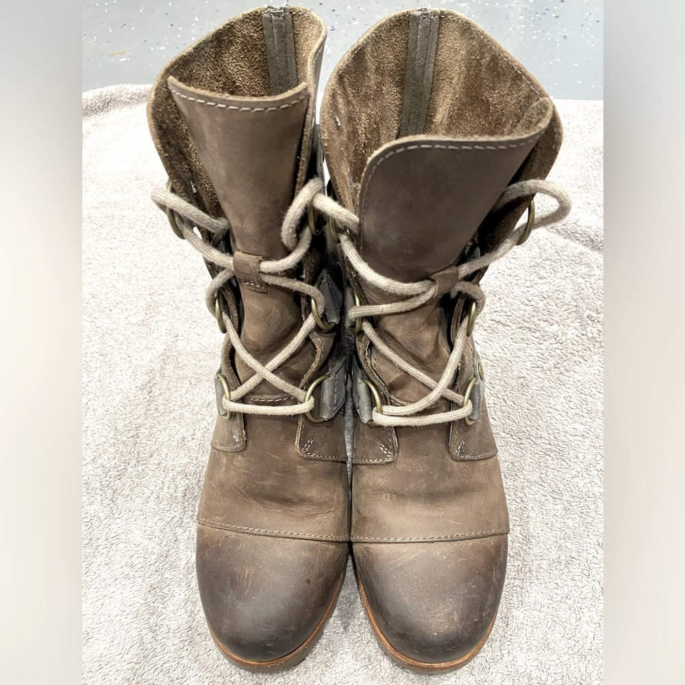 sorel joan of arctic wedge ii distressed grey leather boots women’s size 7.5